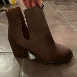 NEW Steve Madden Suede Booties